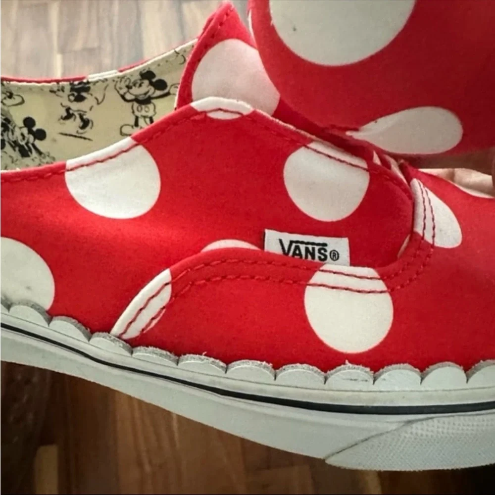 DISNEY MINNIE MOUSE BOW VAN SNEAKERS
SIZE WOMAN 5.5 - Picture 10 of 10